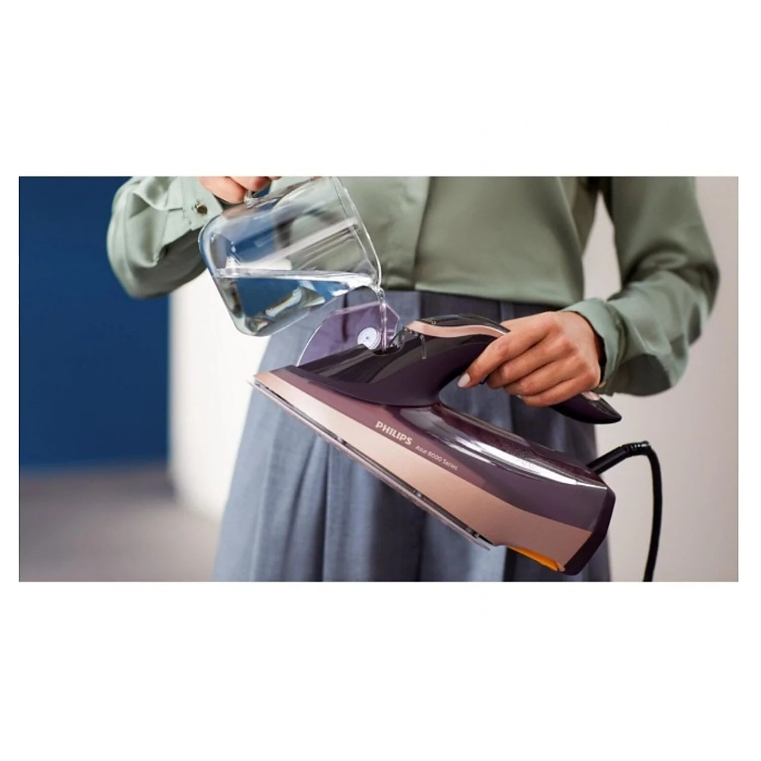 Philips Steam Iron With 350 ml water tank and Vertical steam function - DST8040/30 - EMP - Image 3