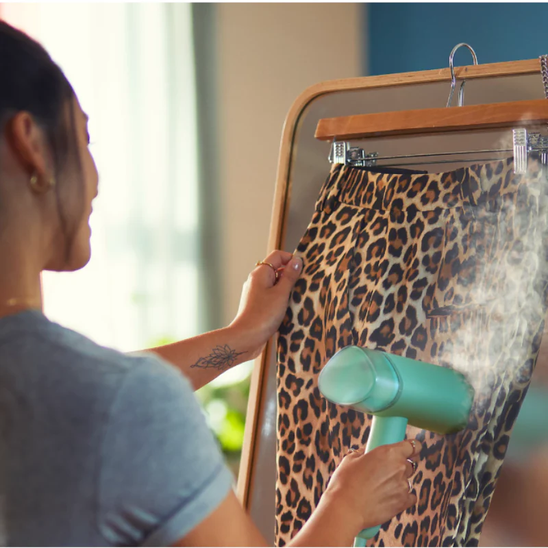 Philips Handheld Garment Steamer for Quick touch up - STH3010/70 - Image 4